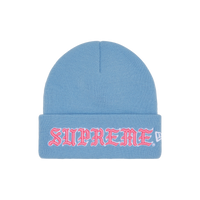 SUPREME BEANIE 'NEW ERA OLD ENGLISH LIGHT BLUE'