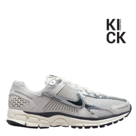 NIKE ZOOM VOMERO 5 (W) 'PHOTON DUST METALLIC SILVER'